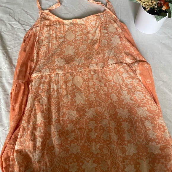 Torrid peach floral tank top - Picture 3 of 3